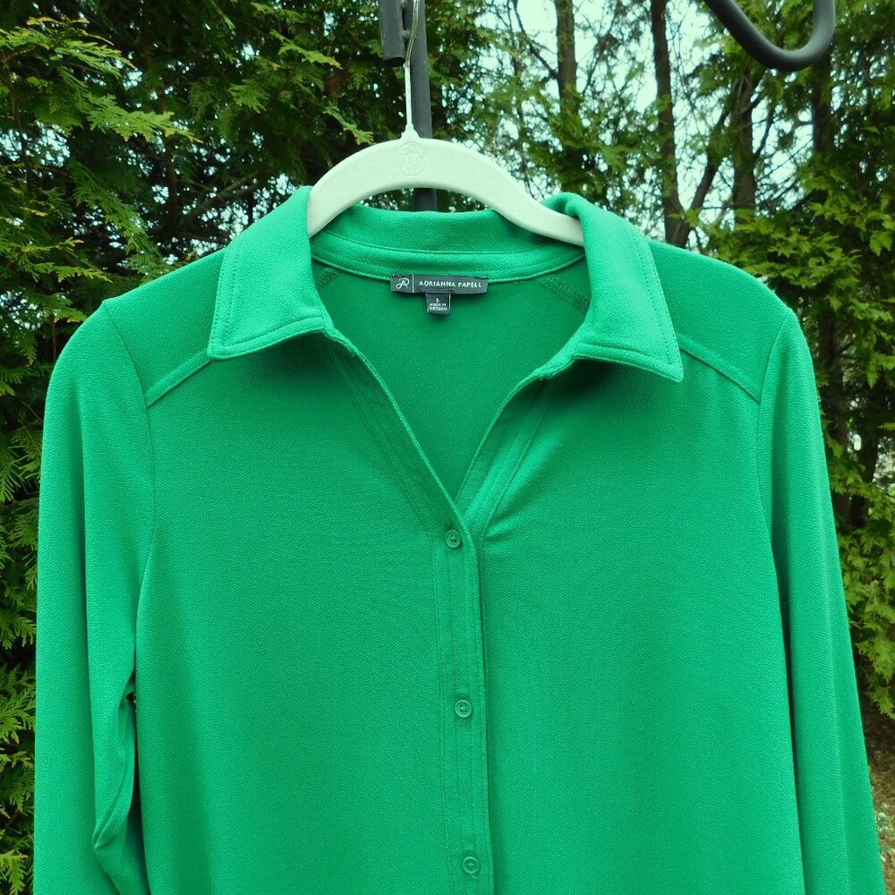 Adrianna Papell Stretchy Knit Bright Green Buttondown Blouse - Picture 2 of 3